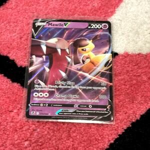 Mawile V #70 – Pokémon Silver Tempest – Full Art Holo